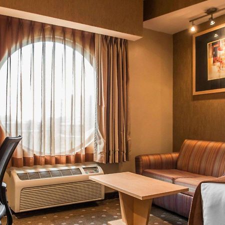Comfort Suites Monroeville Exterior foto